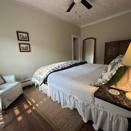 The Belvedere B&B Charlevoix Bagian luar foto