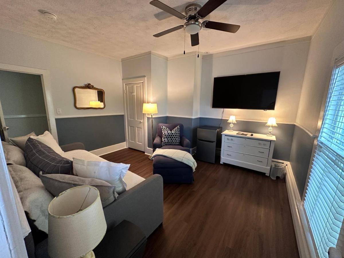 The Belvedere B&B Charlevoix Bagian luar foto