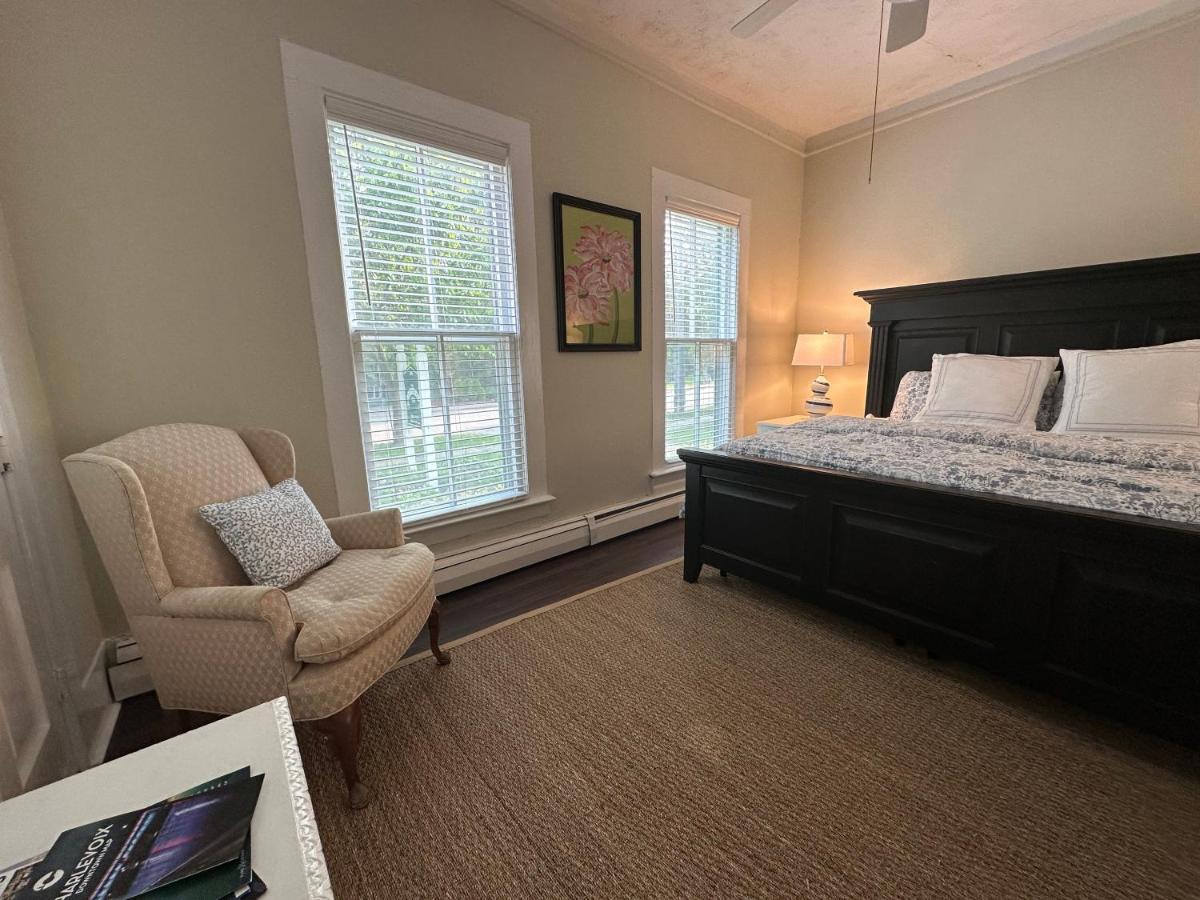 The Belvedere B&B Charlevoix Bagian luar foto