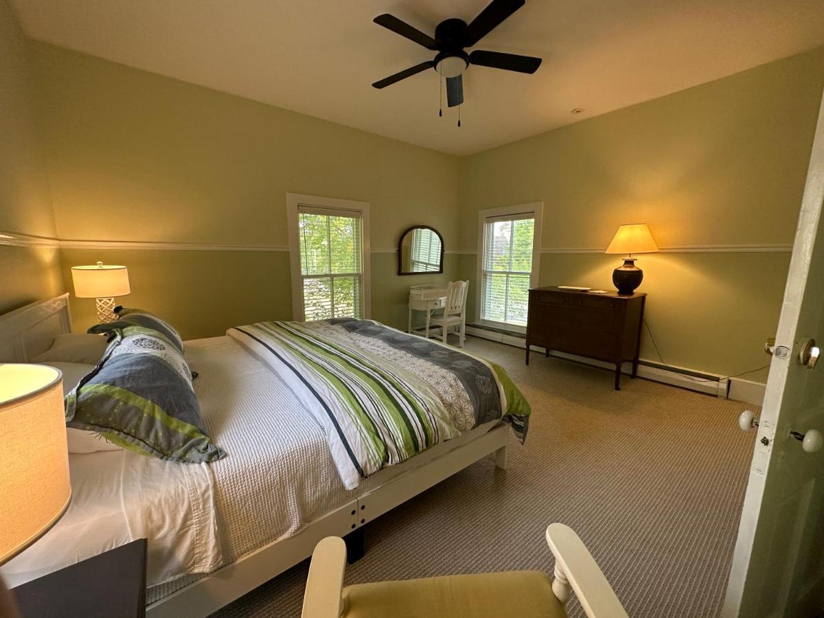 The Belvedere B&B Charlevoix Bagian luar foto