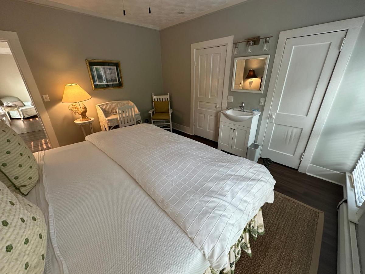 The Belvedere B&B Charlevoix Bagian luar foto