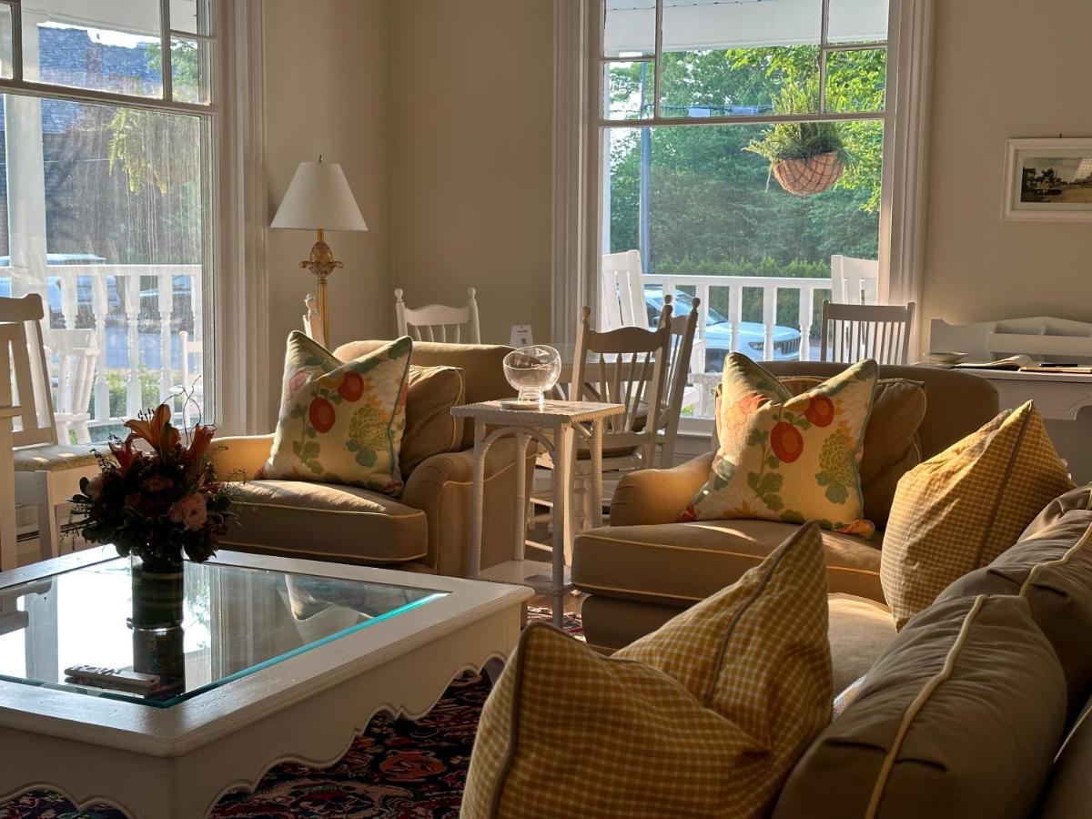The Belvedere B&B Charlevoix Bagian luar foto