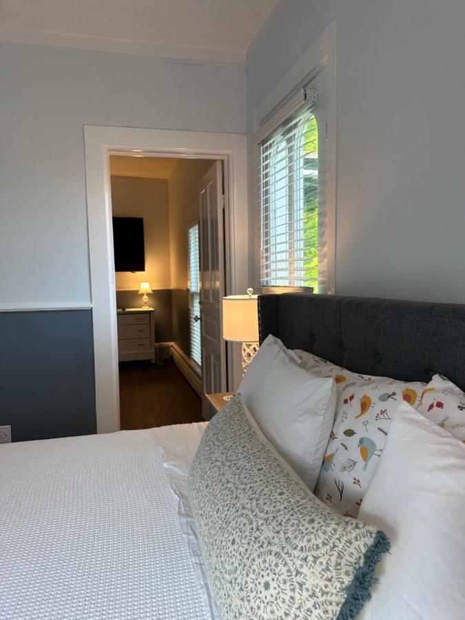 The Belvedere B&B Charlevoix Bagian luar foto
