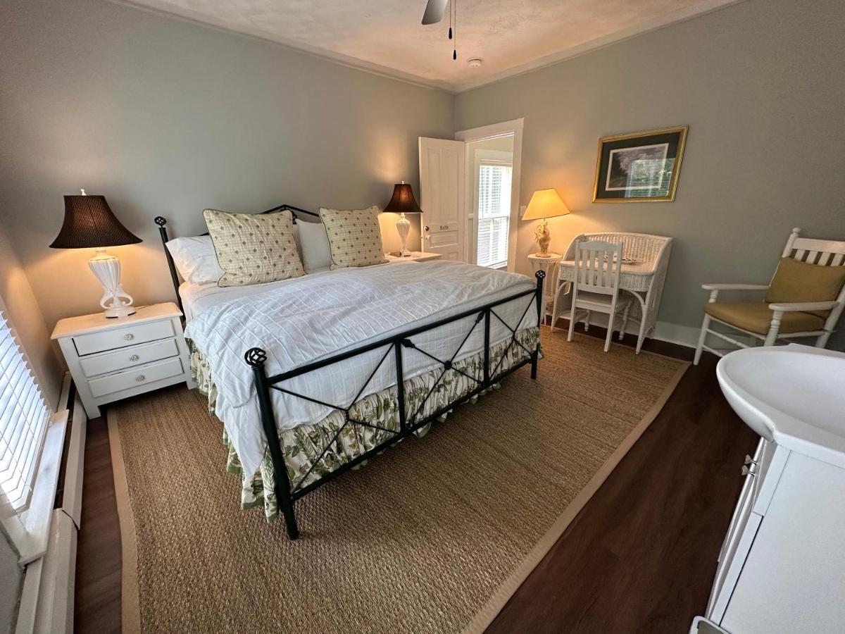 The Belvedere B&B Charlevoix Bagian luar foto