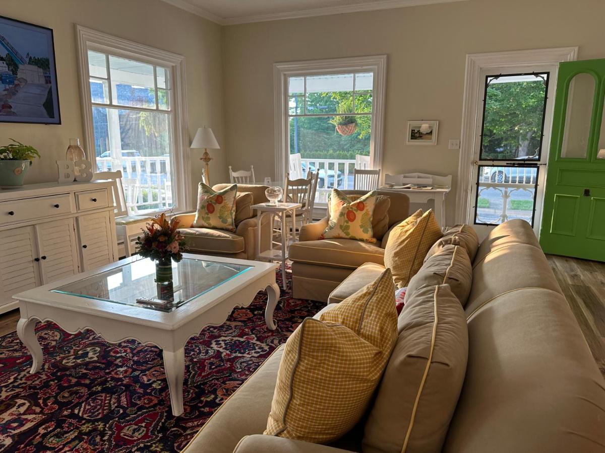 The Belvedere B&B Charlevoix Bagian luar foto
